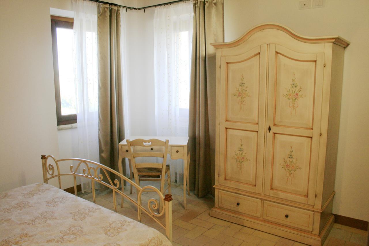 Agriturismo Fara Hotell Montegiorgio Rum bild